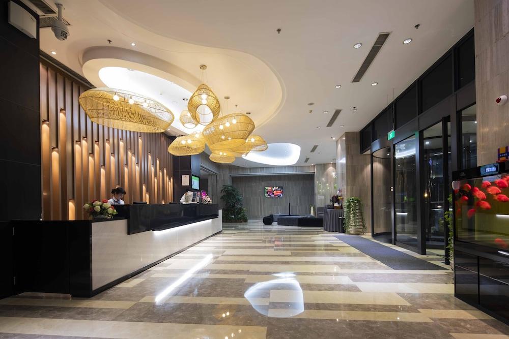 Hotel Ibis Styles Nantong Wuzhou International Plaza Exterior foto