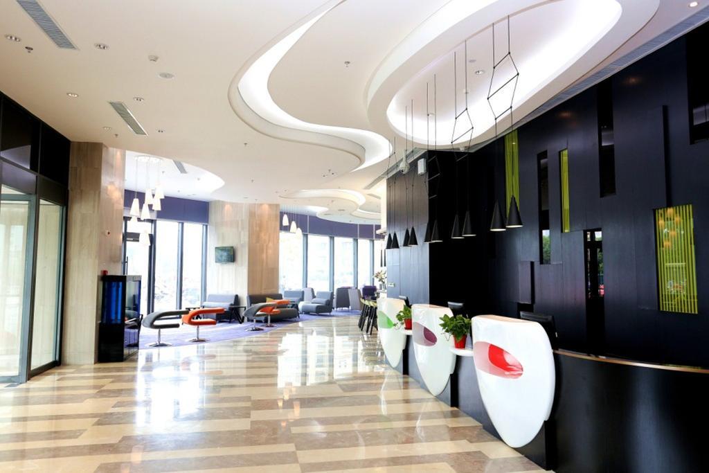 Hotel Ibis Styles Nantong Wuzhou International Plaza Exterior foto