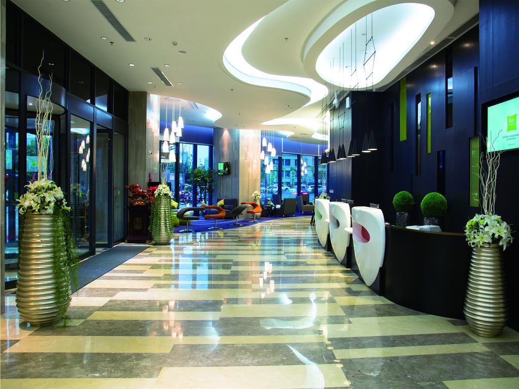 Hotel Ibis Styles Nantong Wuzhou International Plaza Exterior foto