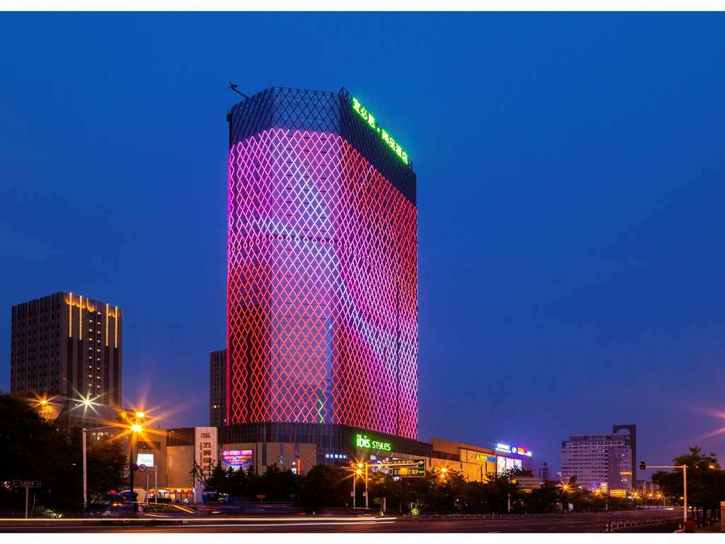 Hotel Ibis Styles Nantong Wuzhou International Plaza Exterior foto