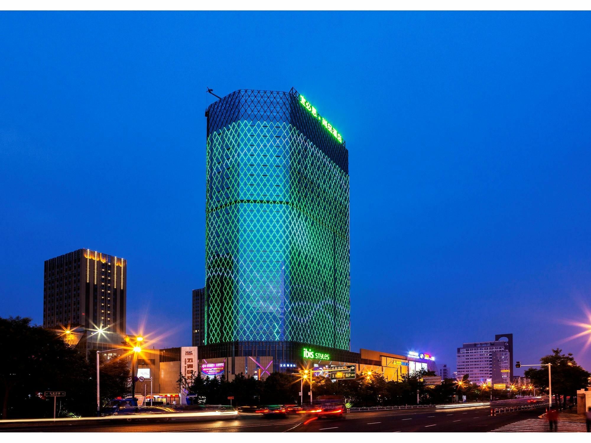 Hotel Ibis Styles Nantong Wuzhou International Plaza Exterior foto